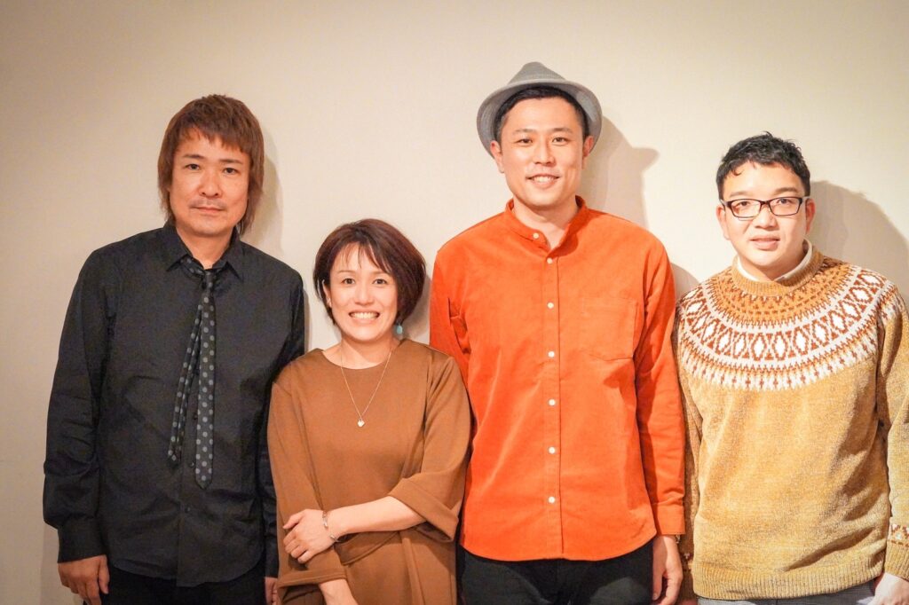 SANISAIメンバー4人の写真