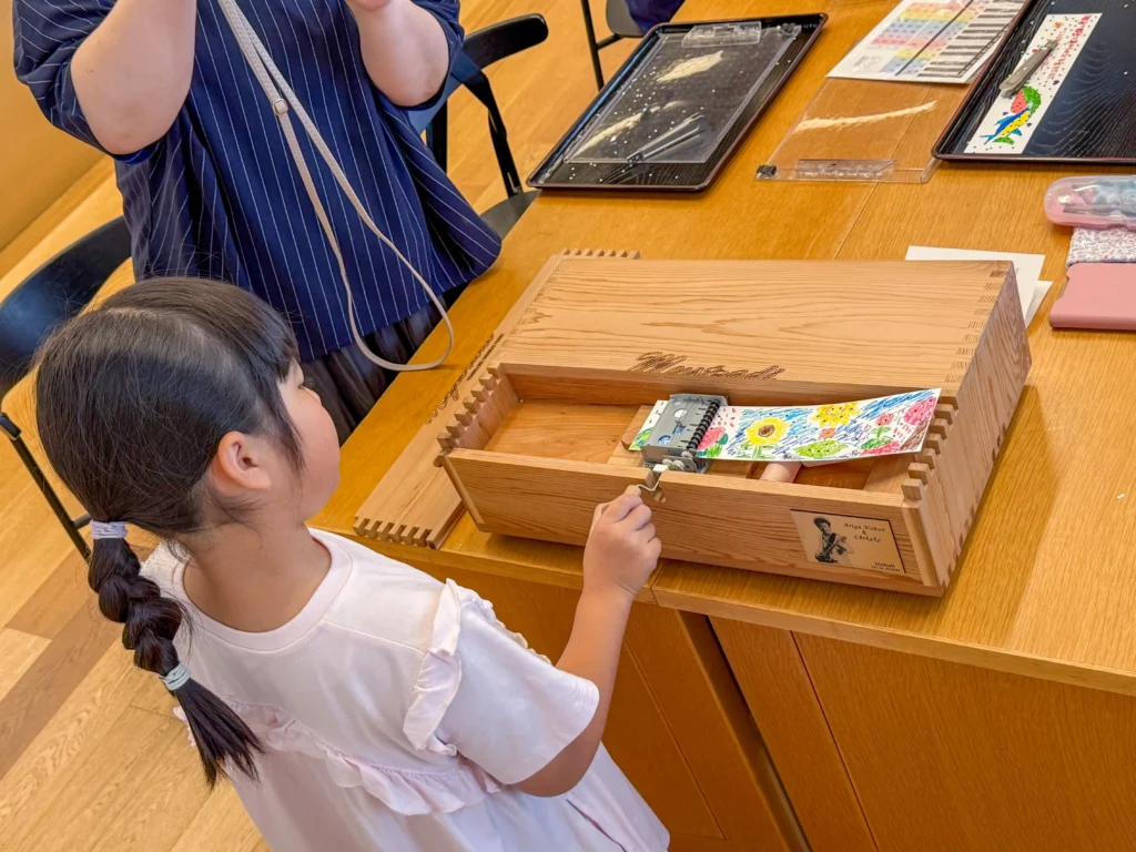 WATASHI no NEIRO/ 私の音色 あなただけのオルゴールを作るワークショップ 不知火美術館・図書館にて6月28日の様子